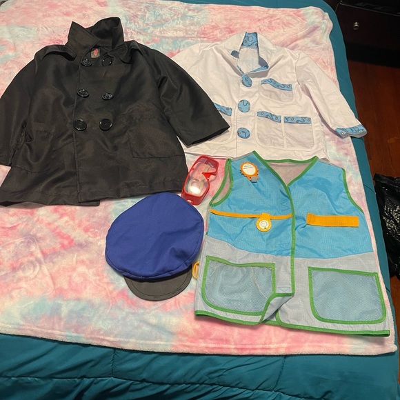 Melissa & Doug dress up items - Picture 1 of 3